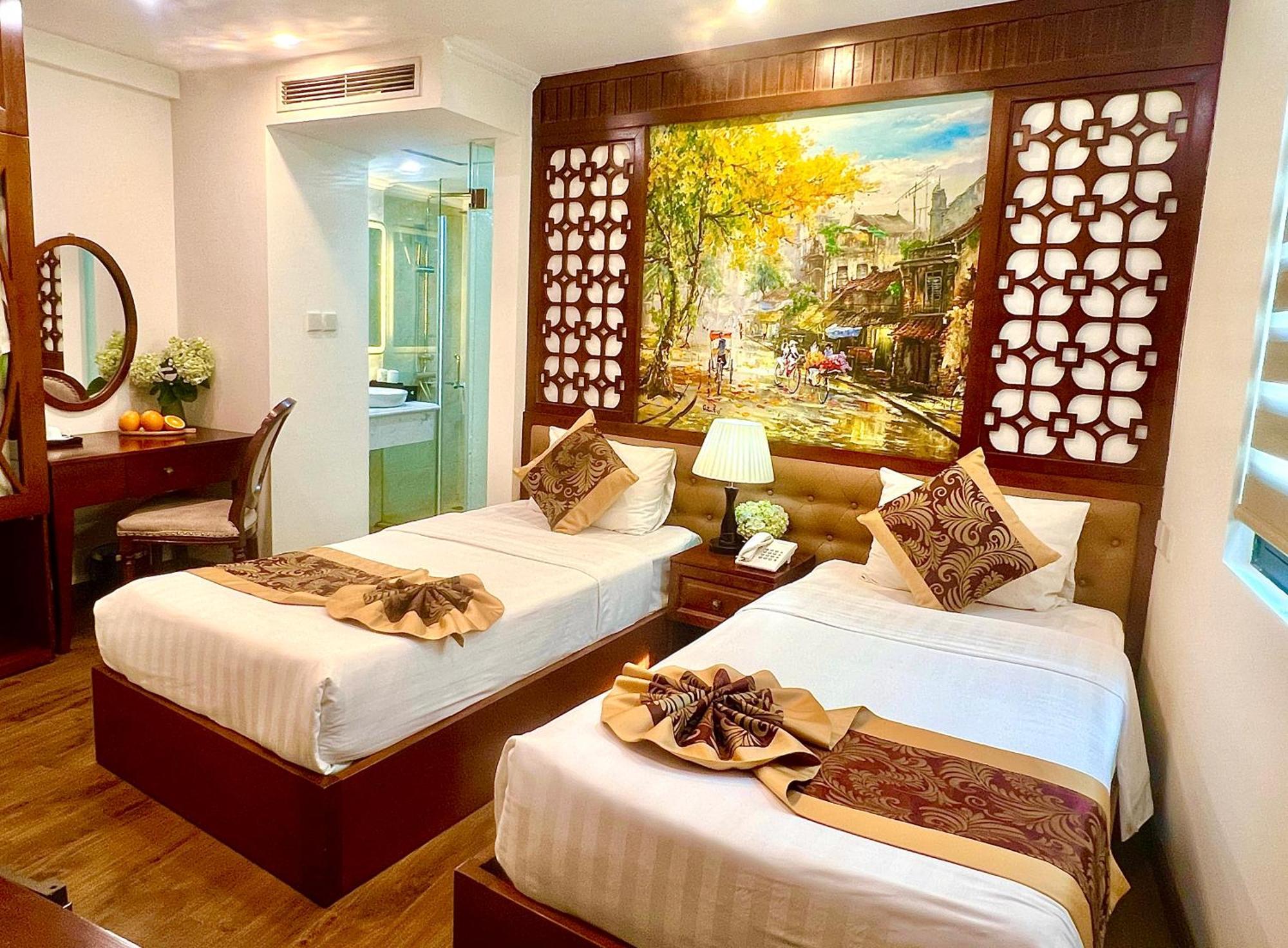 Hotel De La Soie & Travel 3*