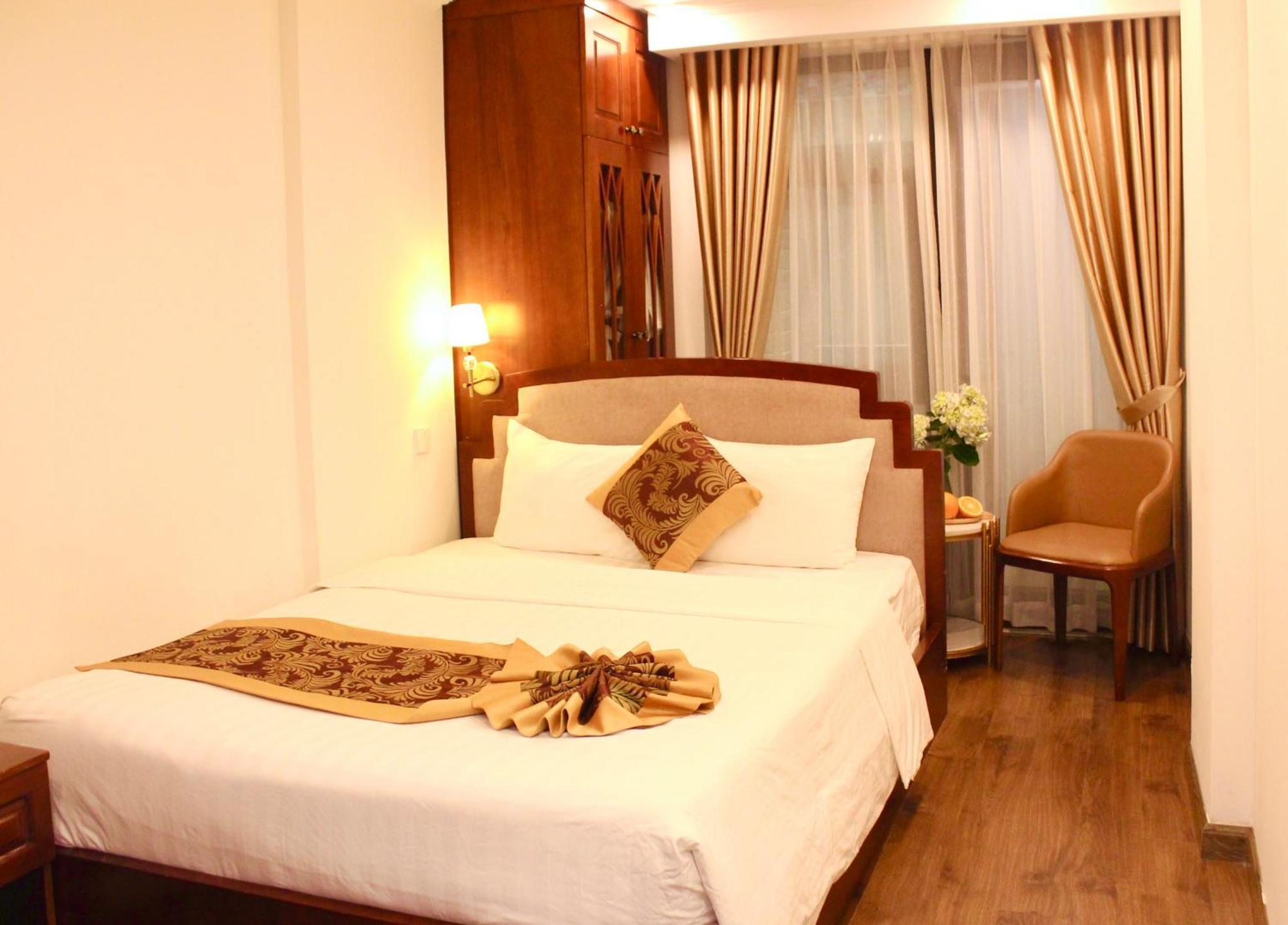 Khách sạn De La Soie & Travel 3*