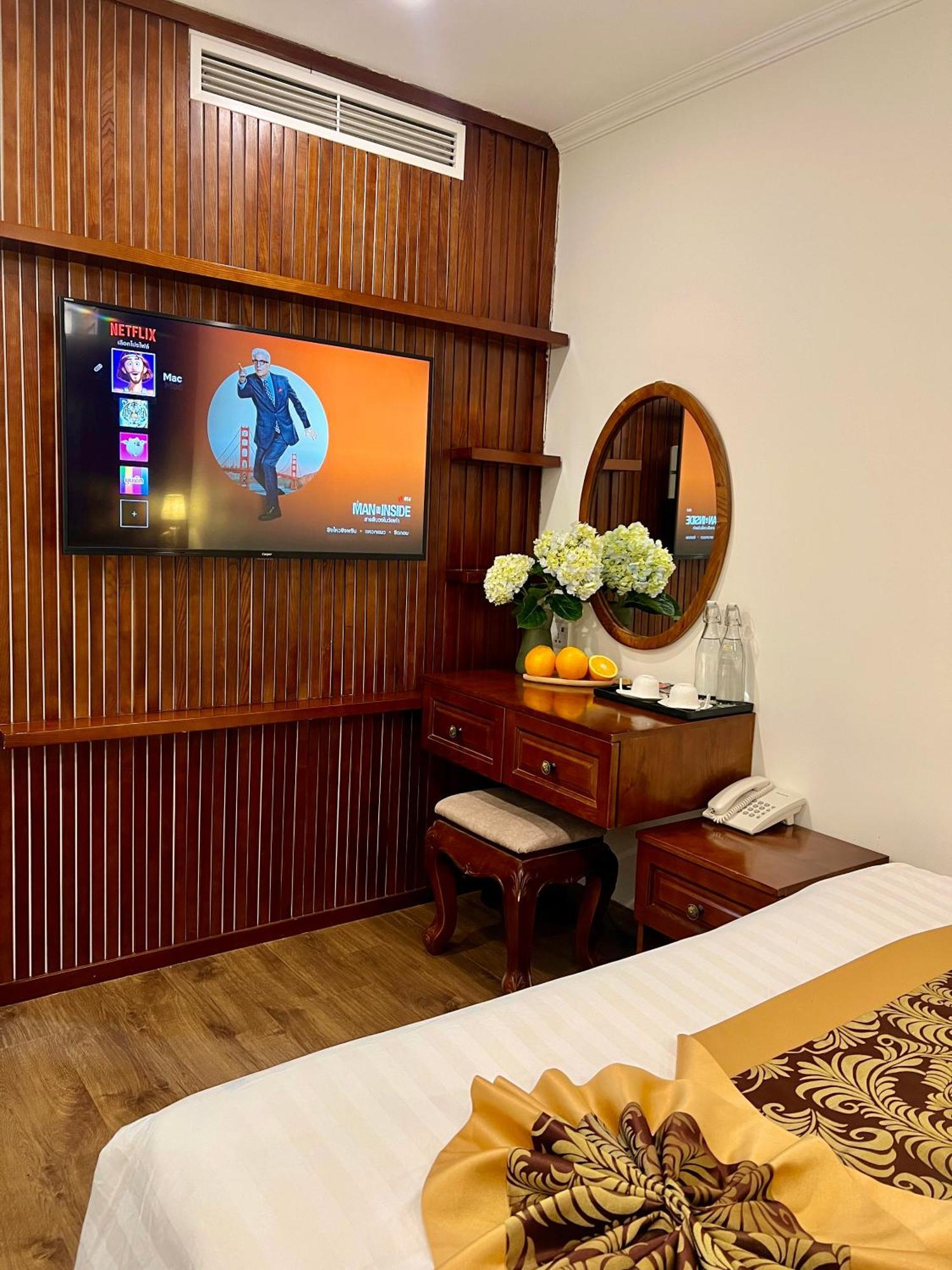 De La Soie & Travel Khách sạn 3*